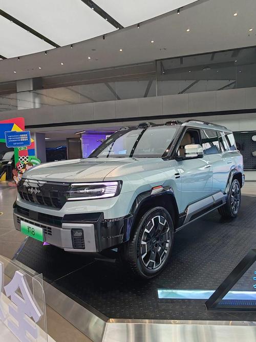 重庆86比亚迪方程豹硬派越野的爆款，英菲尼迪35周年与你共成长